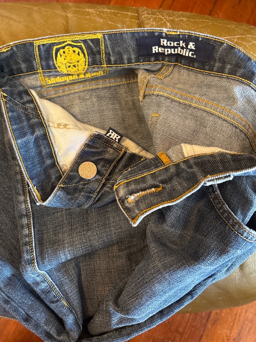 Rock & Republic Boot-cut Jeans. 33/32